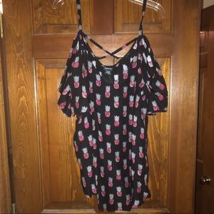 New with Tags Torrid Cold Shoulder Pineapple Top